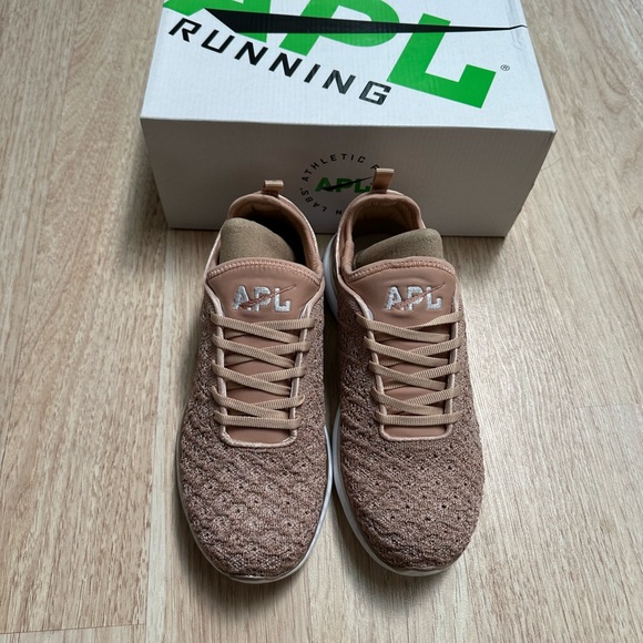 New with Box APL Rose Gold Tech Phantom Sneakers 8.5 - Picture 4 of 14